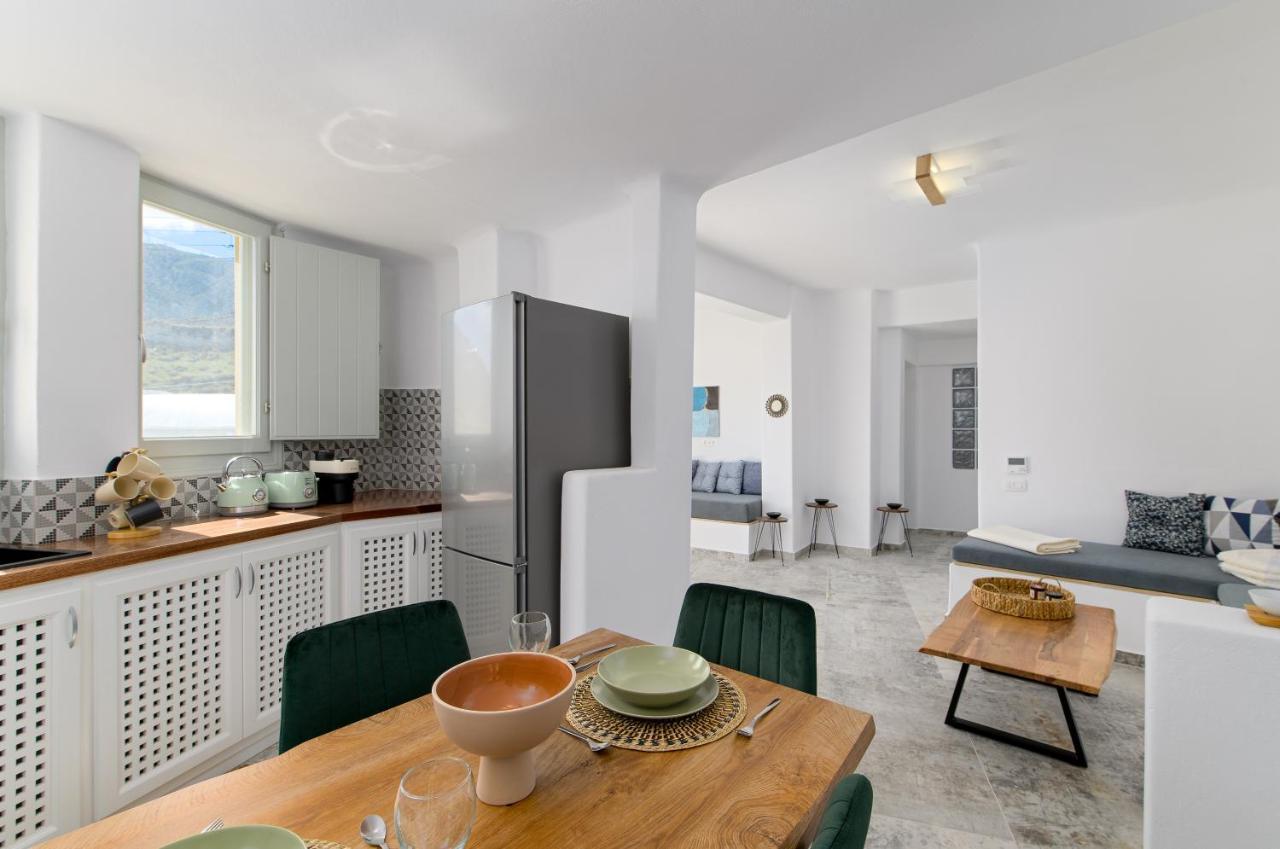 Geminos Complex Villas Kamári エクステリア 写真